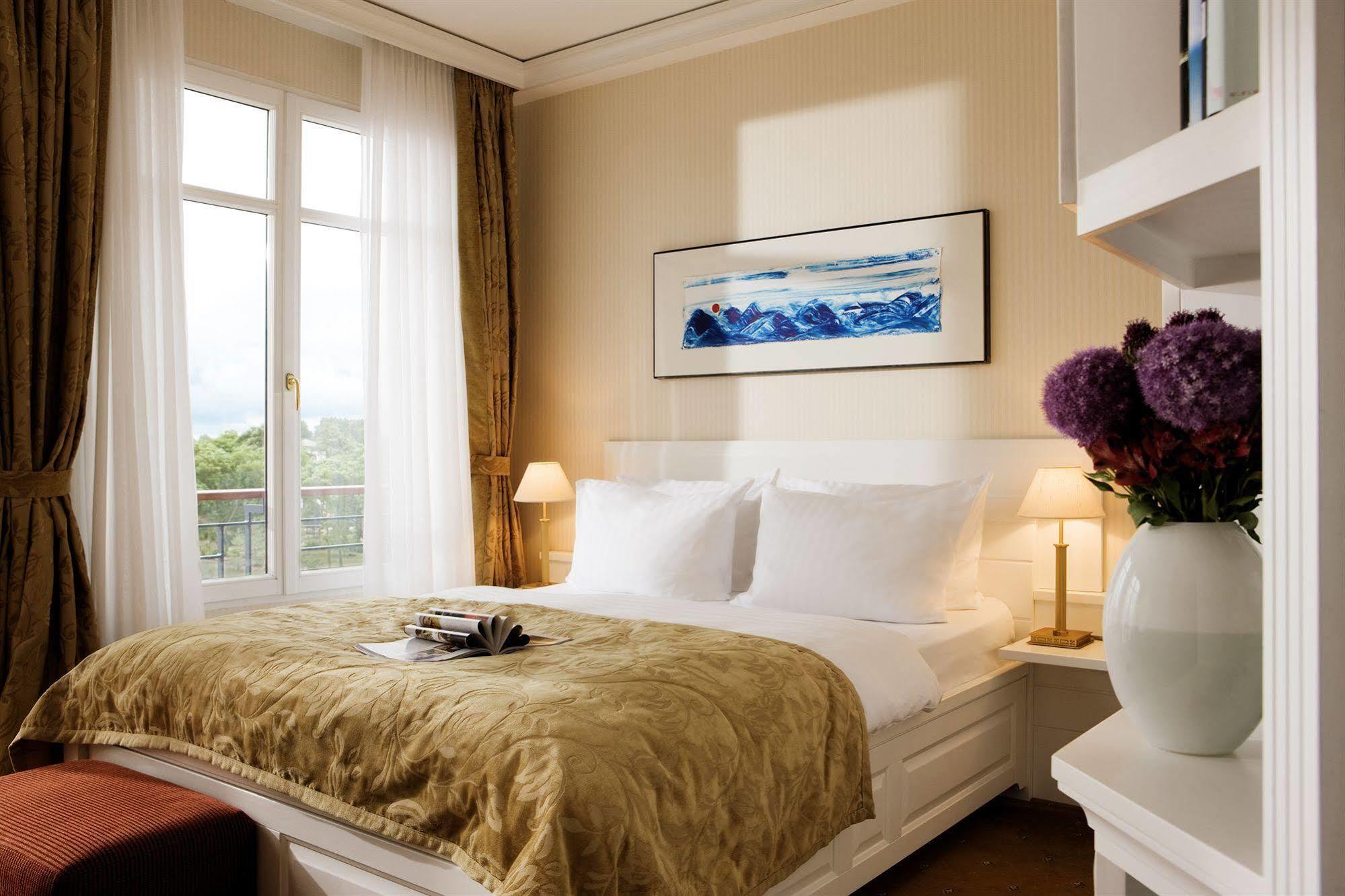 Hotel Yachthafenresidenz Hohe Duene à Rostock Extérieur photo