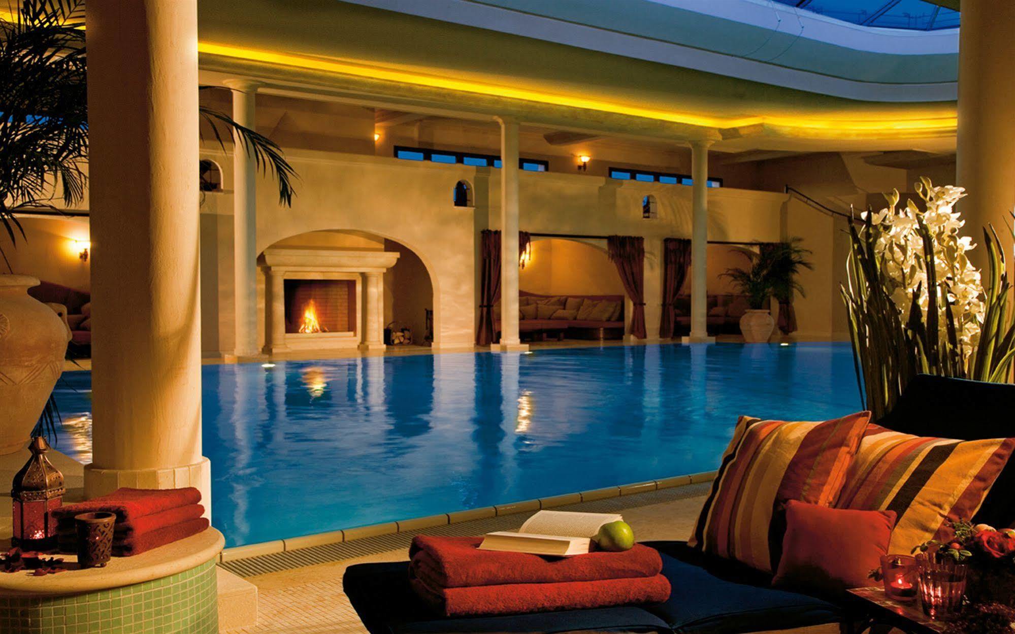 Hotel Yachthafenresidenz Hohe Duene à Rostock Extérieur photo The Spa at The Westin